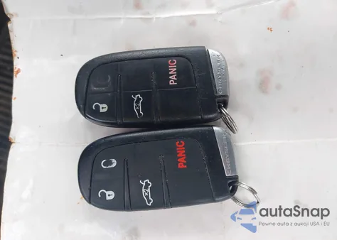 2012 Chrysler 300 из США, поврежденный, VIN 2C3CCAAG9CH142468